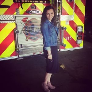 Meet your Posher, Danielle